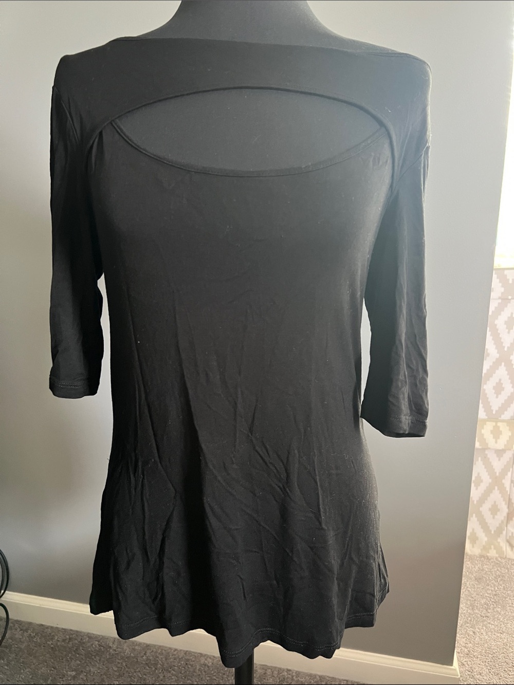 Cable & Gauge Black Long-Sleeve Tunic with Front Cutout SZ S
